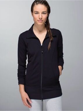 Lululemon Nice Asana Jacket
Black Size 6